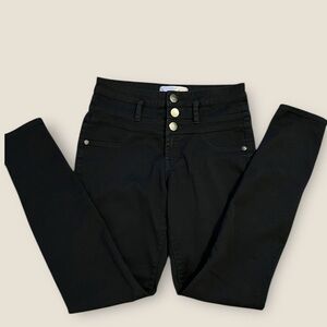 GUC~~ Juniors No Boundaries black pants. Size 7